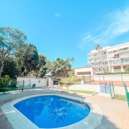 Cozy & Sunny Carihuela Park Apartment *